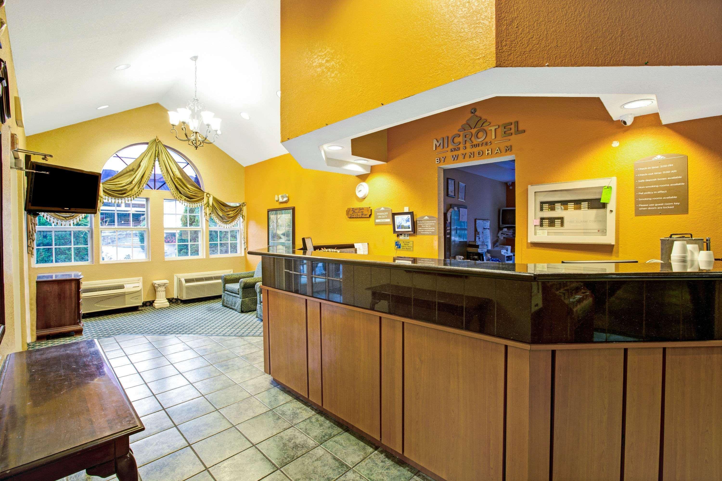 Microtel Inn & Suites By Wyndham Gatlinburg Eksteriør billede